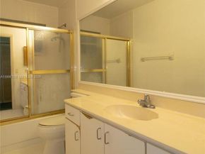 10352 NW 46th St, Doral FL 33178