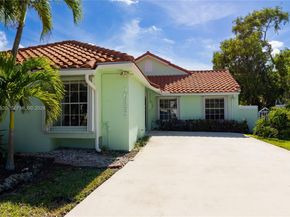 10352 NW 46th St, Doral FL 33178