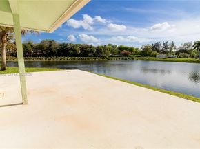 10352 NW 46th St, Doral FL 33178