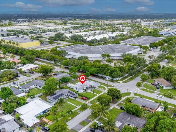 870 NW 170th Ter, Miami Gardens FL 33169