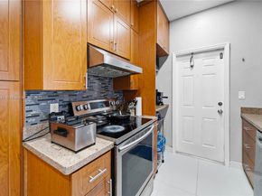 870 NW 170th Ter, Miami Gardens FL 33169