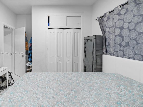 870 NW 170th Ter, Miami Gardens FL 33169