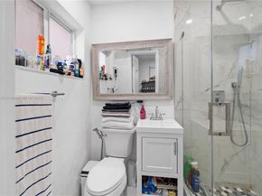870 NW 170th Ter, Miami Gardens FL 33169