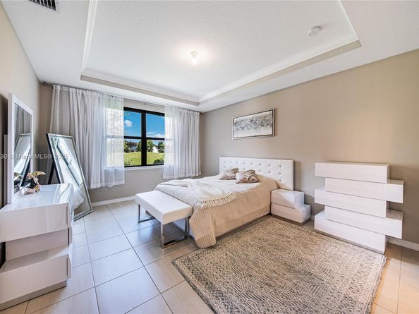 8160 NW 78th St, Tamarac FL 33321