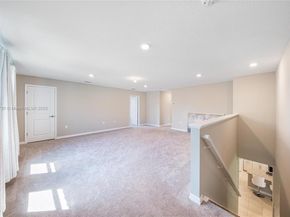 8160 NW 78th St, Tamarac FL 33321
