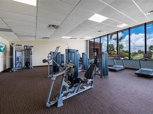 8160 NW 78th St, Tamarac FL 33321