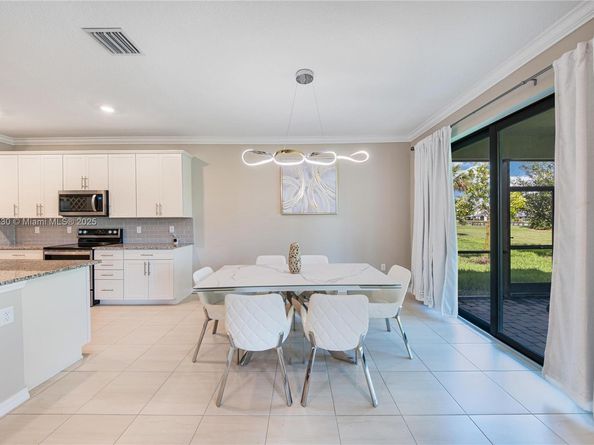 8160 NW 78th St, Tamarac FL 33321