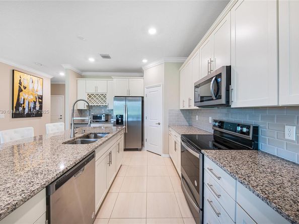 8160 NW 78th St, Tamarac FL 33321