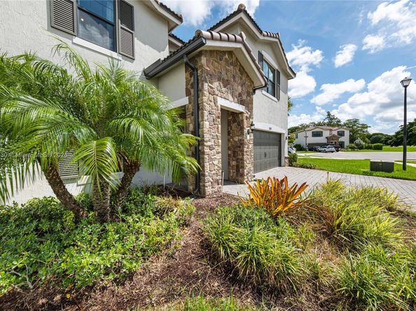 8160 NW 78th St, Tamarac FL 33321