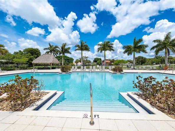 8160 NW 78th St, Tamarac FL 33321