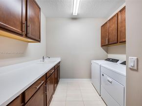 8160 NW 78th St, Tamarac FL 33321