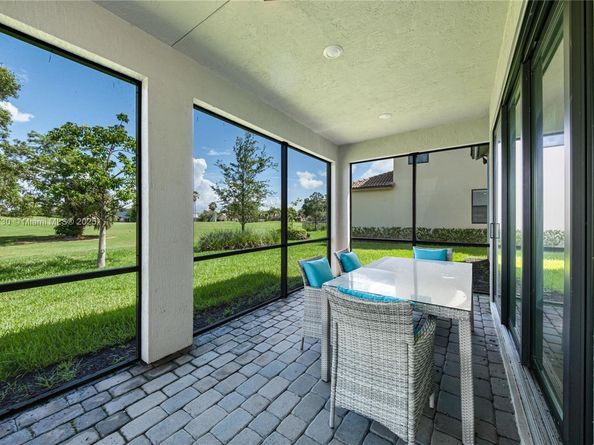 8160 NW 78th St, Tamarac FL 33321