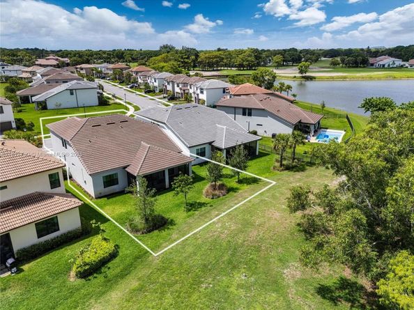 8160 NW 78th St, Tamarac FL 33321