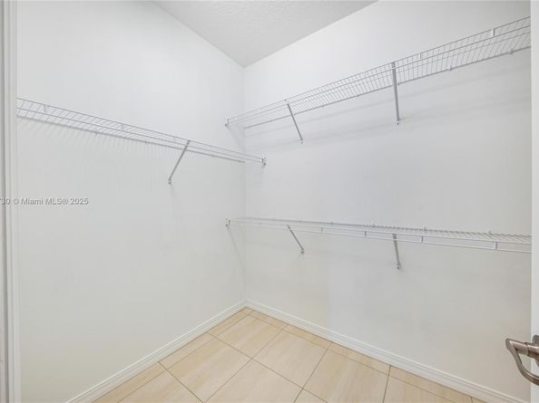 8160 NW 78th St, Tamarac FL 33321
