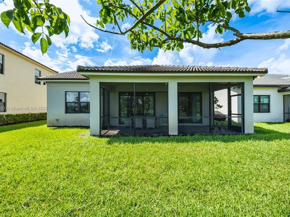 8160 NW 78th St, Tamarac FL 33321