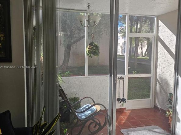 8411 NW 8th St 111, Miami FL 33126