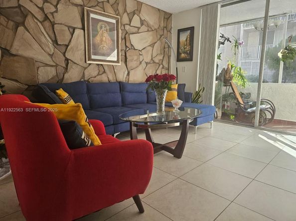 8411 NW 8th St 111, Miami FL 33126