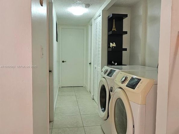 8411 NW 8th St 111, Miami FL 33126