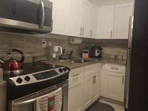 8411 NW 8th St 111, Miami FL 33126