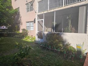 8411 NW 8th St 111, Miami FL 33126