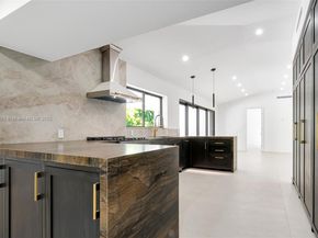 899 NE 71st St, Miami FL 33138