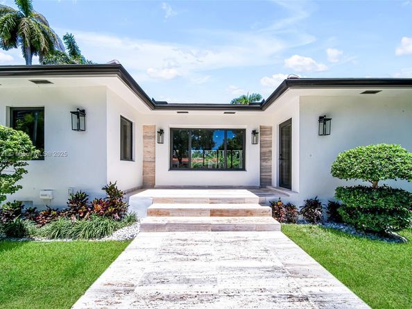 899 NE 71st St, Miami FL 33138