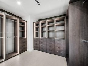 899 NE 71st St, Miami FL 33138