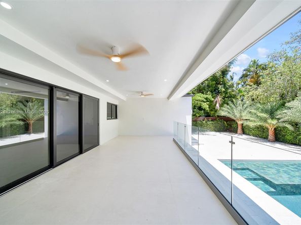 899 NE 71st St, Miami FL 33138