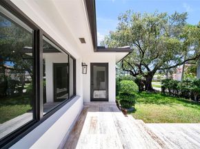 899 NE 71st St, Miami FL 33138