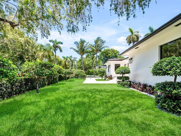 899 NE 71st St, Miami FL 33138