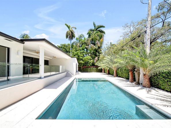899 NE 71st St, Miami FL 33138