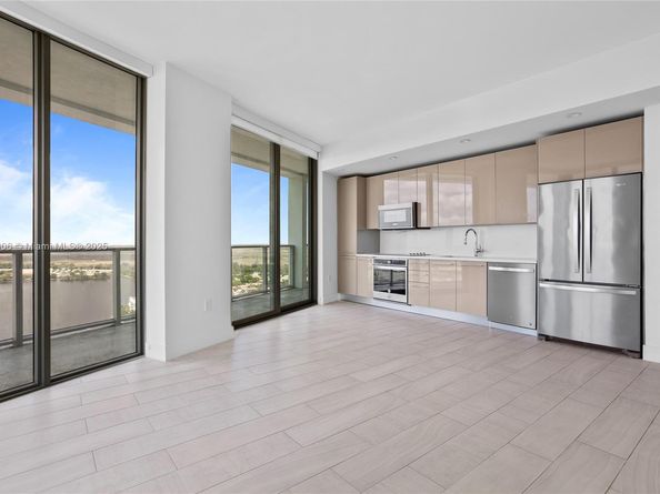 2000 Metropica Way 2504, Sunrise FL 33323