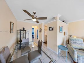 1015 SW 11th Ave 19K, Hallandale Beach FL 33009