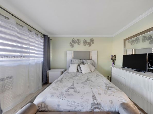 1015 SW 11th Ave 19K, Hallandale Beach FL 33009