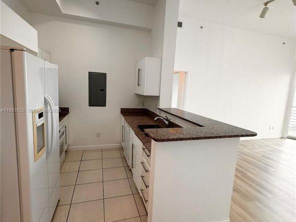 325 S Biscayne Blvd LPH 17, Miami FL 33131