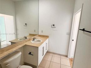 325 S Biscayne Blvd LPH 17, Miami FL 33131