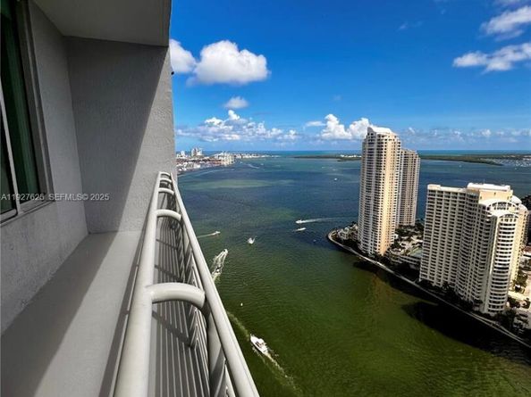 325 S Biscayne Blvd LPH 17, Miami FL 33131