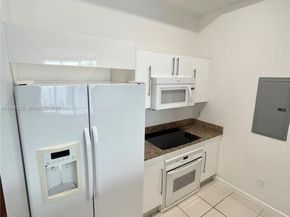 325 S Biscayne Blvd LPH 17, Miami FL 33131