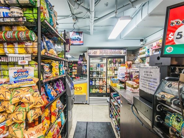 325 S Biscayne Blvd LPH 17, Miami FL 33131