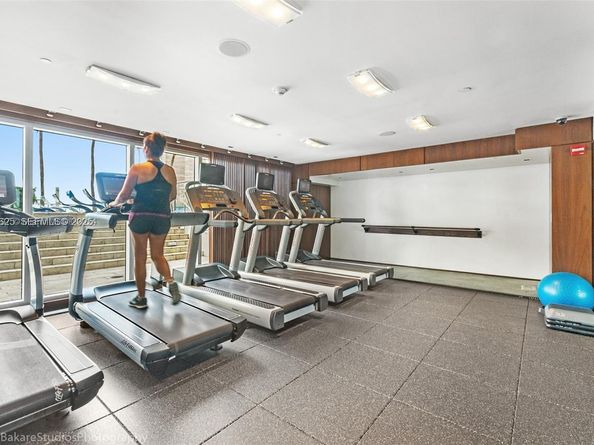 325 S Biscayne Blvd LPH 17, Miami FL 33131