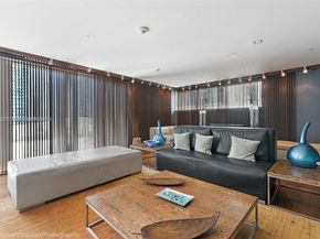 325 S Biscayne Blvd LPH 17, Miami FL 33131