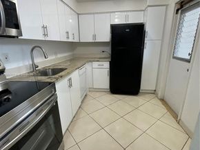 447 NE 195th St 317, Miami FL 33179