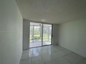447 NE 195th St 317, Miami FL 33179