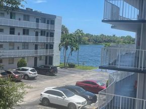 447 NE 195th St 317, Miami FL 33179