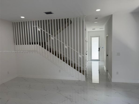 1355 NW 42nd St, Miami FL 33142