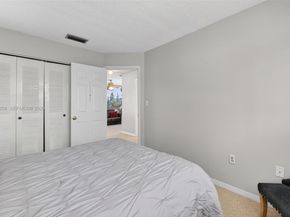 15620 Gauntlet Hall Mnr, Davie FL 33331