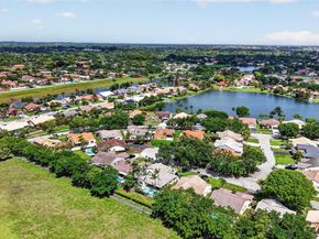 15620 Gauntlet Hall Mnr, Davie FL 33331