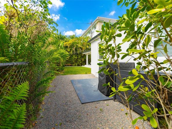 814 Monterey St, Coral Gables FL 33134
