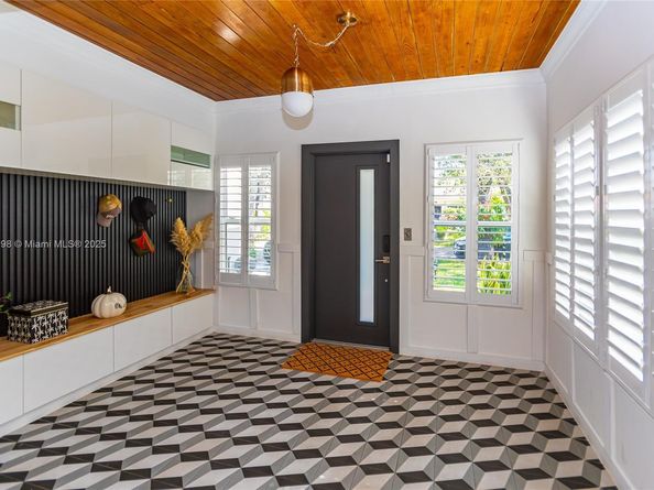 814 Monterey St, Coral Gables FL 33134