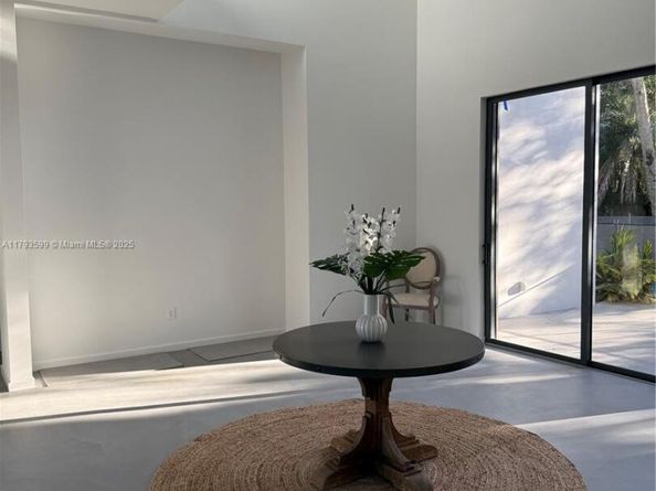 2730 SW 17th Ave, Miami FL 33133